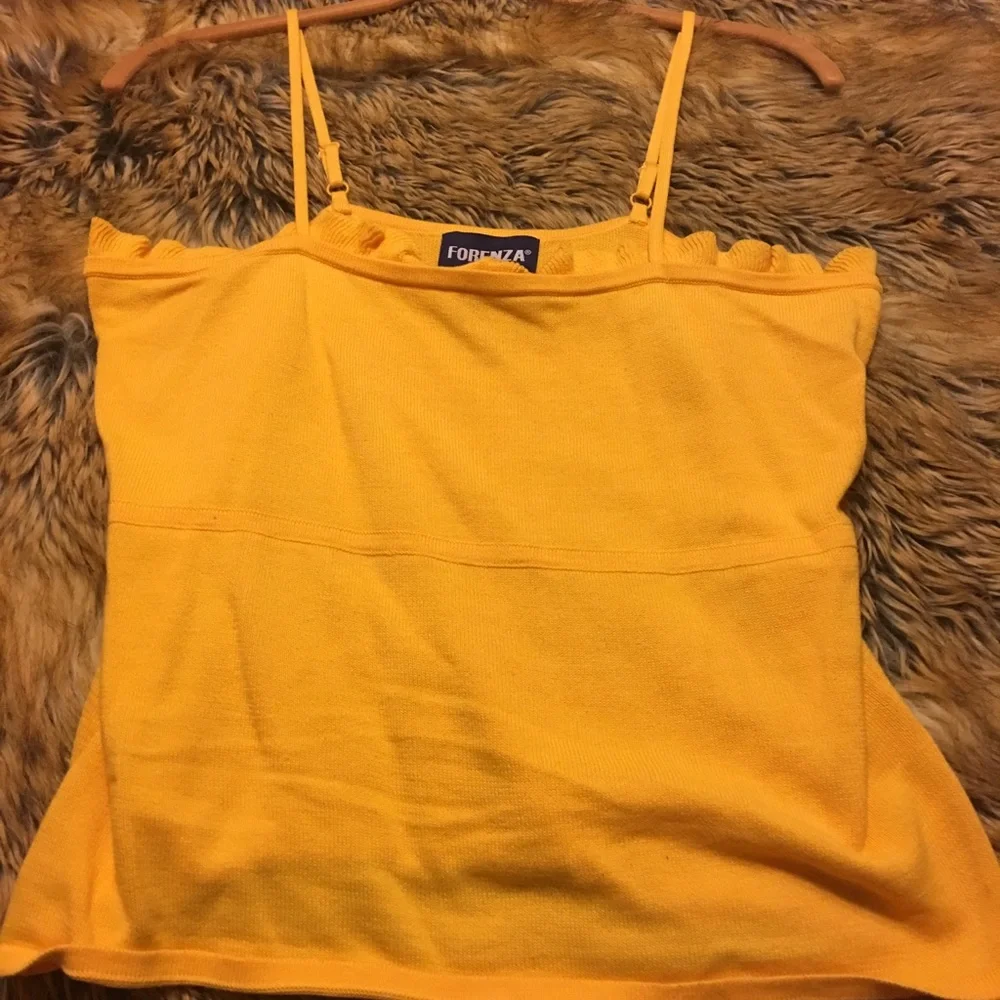 Forenza mustard 2-piece tank and shrug set NWT S